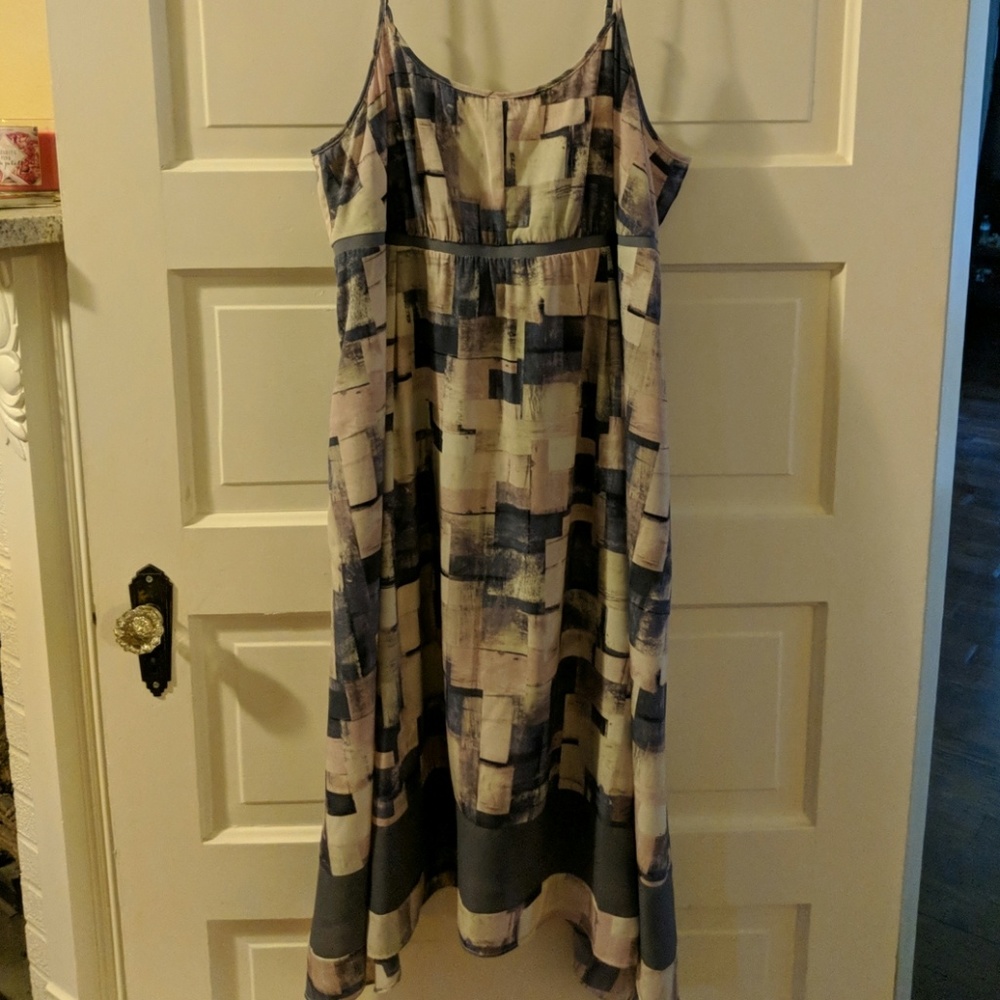 Dress - Picture 1 of 7